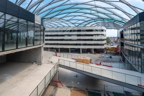 Prises de vue du chantier d'un centre commercial