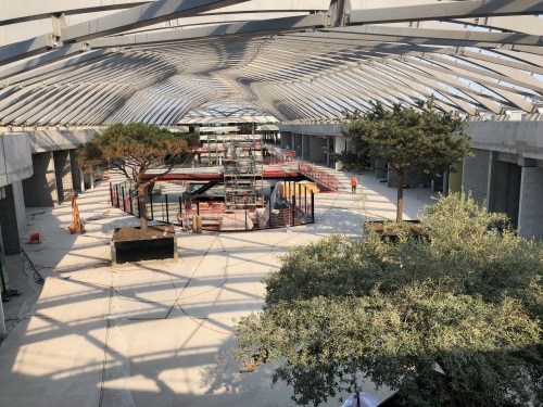 Prises de vue du chantier d'un centre commercial